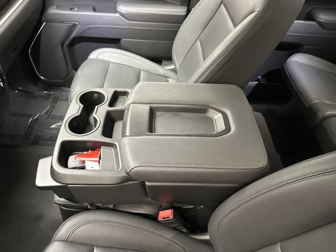 Used 2025 GMC Sierra 1500 SLT image 44