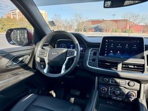 Used 2024 Chevrolet Tahoe Z71 w/ Luxury Package image 19