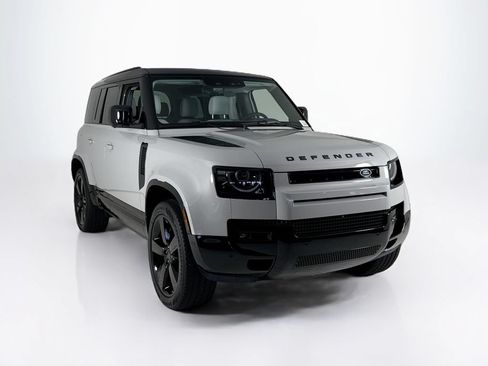 Used 2026 Land Rover Defender 110 X-Dynamic SE AWD/4WD image 7