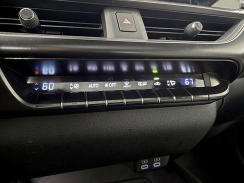 Used 2024 Lexus UX 250h AWD image 19
