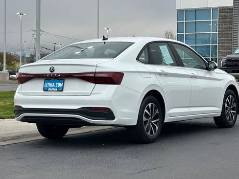 Used 2025 Volkswagen Jetta S image 2