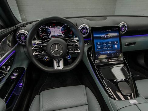 Used 2024 Mercedes-Benz SL 43 AMG image 18