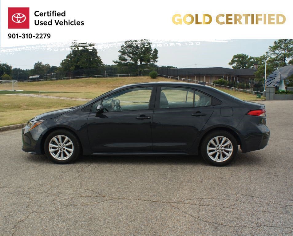 Used 2024 Toyota Corolla LE w/ LE Premium Package FWD image 12