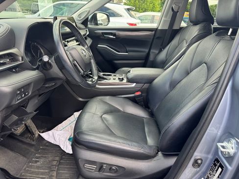 Used 2021 Toyota Highlander Limited AWD/4WD image 17