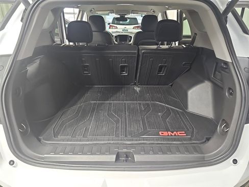 Used 2022 GMC Terrain SLE w/ Driver Convenience Package image 15