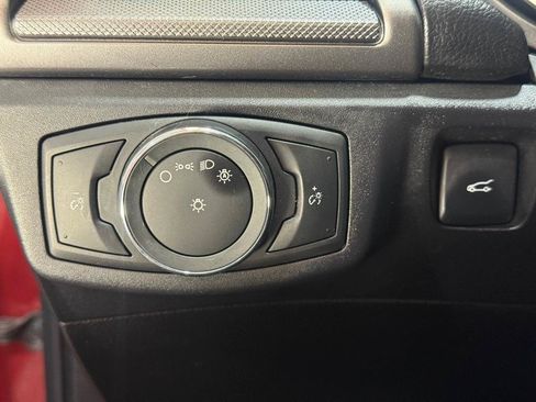 Used 2017 Ford Fusion SE w/ Fusion SE Technology Package FWD image 29