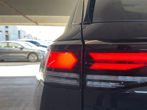 New 2026 Volkswagen Tiguan SE image 30