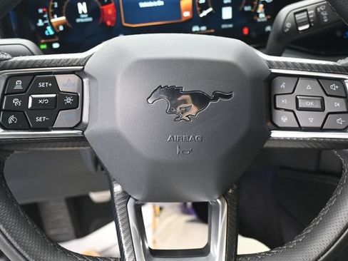 Used 2025 Ford Mustang GT Premium RWD image 9