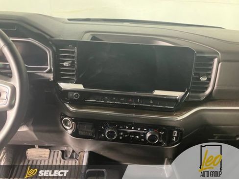 Used 2023 Chevrolet Silverado 1500 RST w/ Convenience Package II AWD/4WD image 15