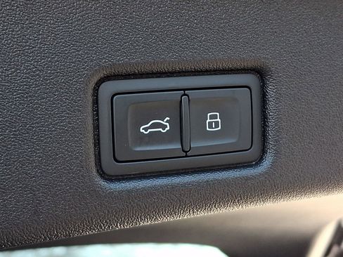 Used 2025 Audi Q5 Premium Plus w/ Premium Plus image 30