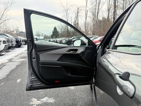 Used 2025 Toyota Camry SE image 24