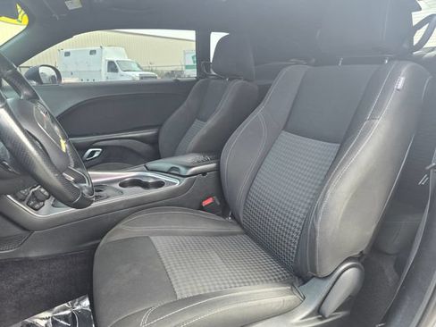 Used 2018 Dodge Challenger R/T RWD image 10