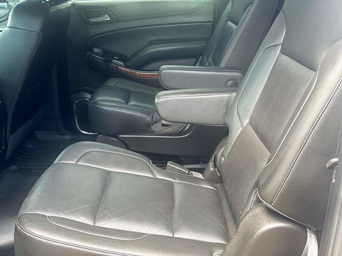 Used 2018 Chevrolet Suburban Premier RWD image 13