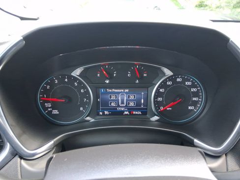 Used 2024 Chevrolet Equinox LT FWD image 24