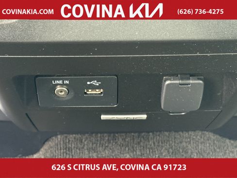 Used 2015 Ford F150 XLT image 22