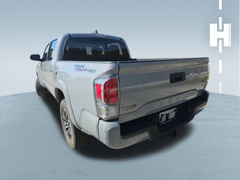 Used 2021 Toyota Tacoma TRD Sport image 3