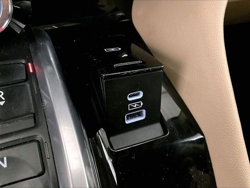 Used 2023 Acura MDX SH-AWD image 32