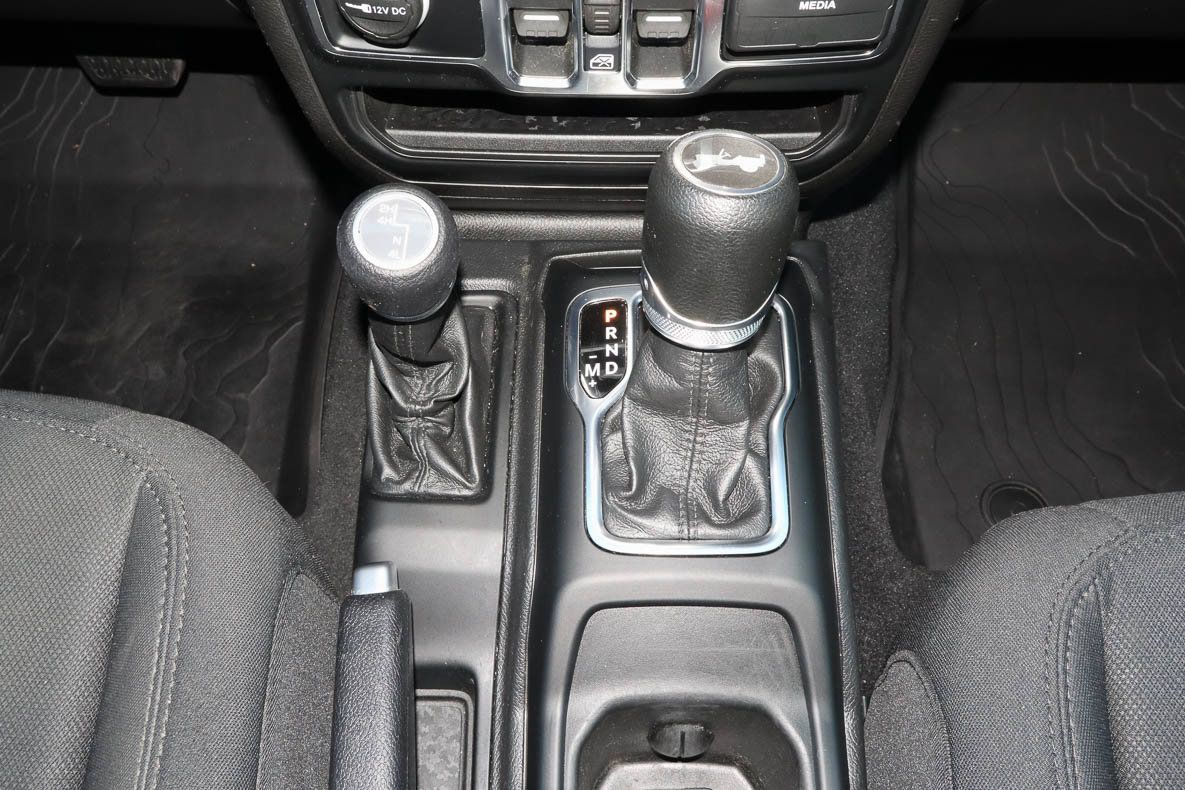 Used 2022 Jeep Wrangler Unlimited Sport AWD/4WD image 23