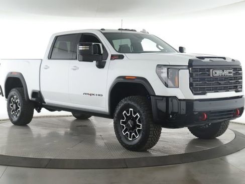 Used 2026 GMC Sierra 2500 AT4X w/ LPO, Black Badging Package AWD/4WD image 2
