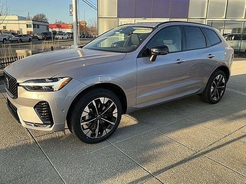 New 2026 Volvo XC60 B5 Plus w/ Climate Package AWD/4WD image 11