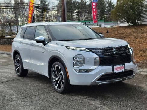 New 2025 Mitsubishi Outlander SEL image 7