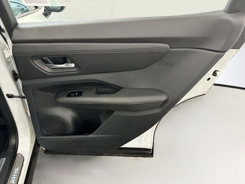 Used 2024 Nissan Ariya AWD image 31