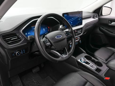 Certified 2025 Ford Escape Platinum AWD/4WD image 12