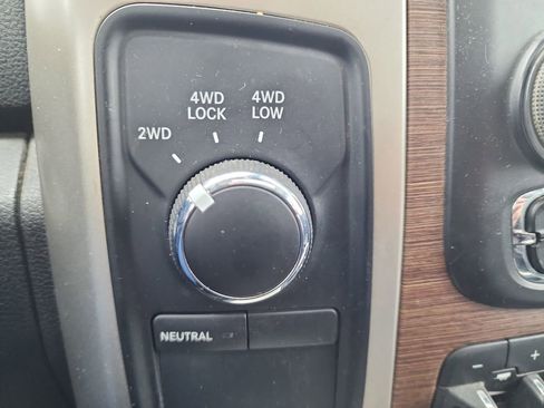 Used 2015 RAM 2500 Laramie w/ Black Appearance Group AWD/4WD image 14