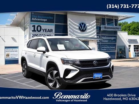 Certified 2023 Volkswagen Taos SE w/ Panoramic Sunroof Package AWD/4WD image 1