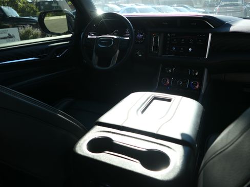 Used 2023 GMC Yukon Denali AWD/4WD image 27
