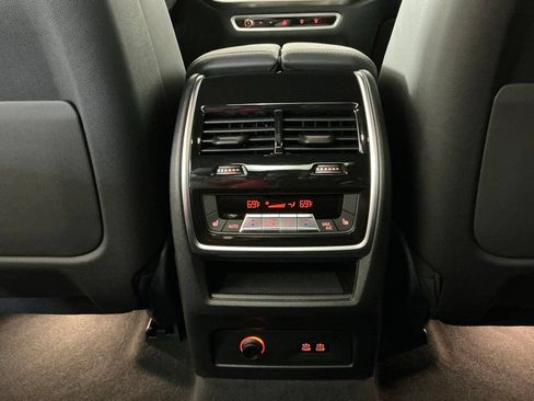 Certified 2025 BMW X7 M60i w/ Executive Package AWD/4WD image 27