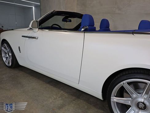 Used 2020 Rolls-Royce Dawn image 10