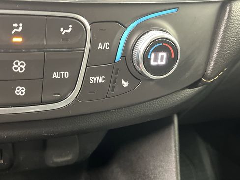 Used 2019 Chevrolet Traverse LT w/ LPO, Blackout Package image 23