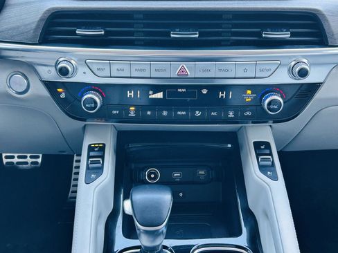 Used 2022 Kia Telluride SX w/ SX Prestige Package image 29
