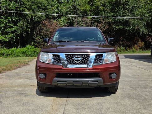Used 2016 Nissan Frontier SV RWD image 2