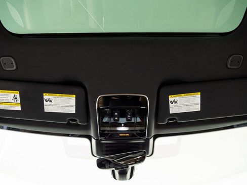 Used 2023 Land Rover Range Rover Sport SE Dynamic image 18