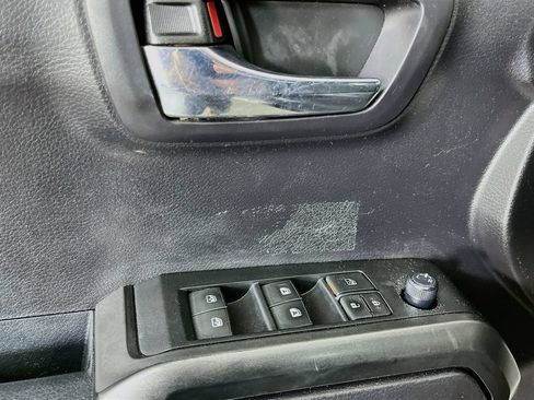 Used 2020 Toyota Tacoma 4x4 Double Cab image 26