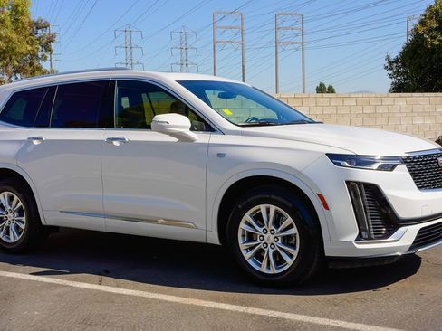 Certified 2023 Cadillac XT6 Luxury w/ LPO, Floor Liner Package FWD image 6