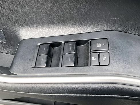 Certified 2024 Toyota Highlander LE AWD/4WD image 36