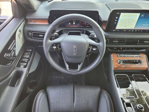 New 2025 Lincoln Aviator Black Label image 9