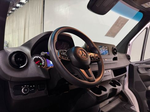 Used 2023 Mercedes-Benz Sprinter 2500 w/ Acoustic Package image 10