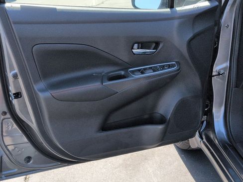 New 2025 Nissan Versa SR w/ Trunk Package image 13