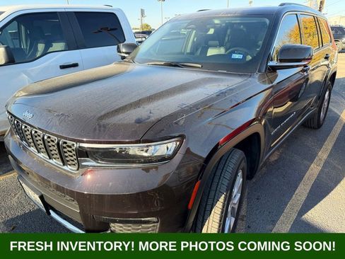 Used 2023 Jeep Grand Cherokee L Limited w/ Trailer Tow Group (B) image 3