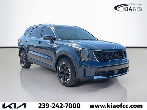 New 2026 Kia Sorento S image 1