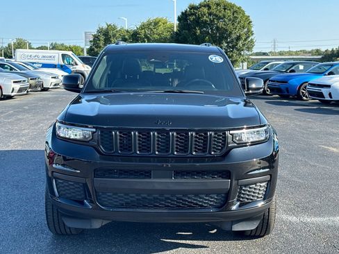 Used 2025 Jeep Grand Cherokee L Altitude AWD/4WD image 7