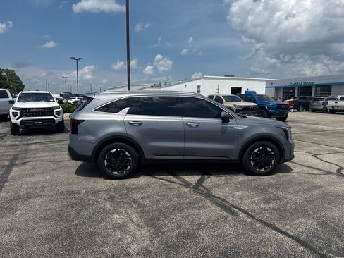 Used 2025 Kia Sorento S w/ Panoramic Sunroof Package FWD image 7