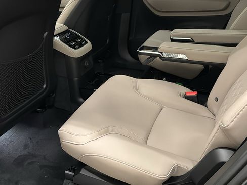 New 2026 Volvo XC90 T8 Plus w/ Protection Package Premier image 27