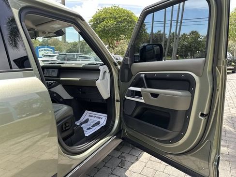 Used 2020 Land Rover Defender 110 HSE AWD/4WD image 23