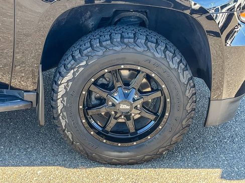 Used 2019 Chevrolet Tahoe LT image 14