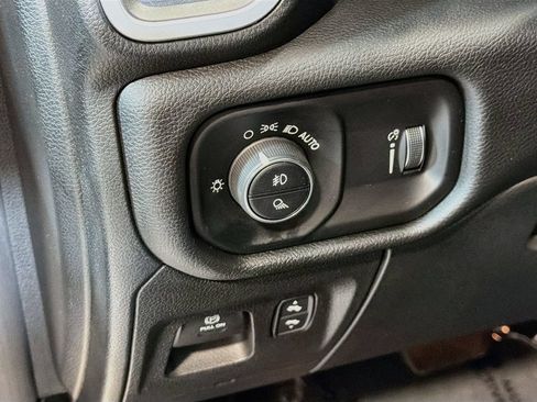 Used 2022 RAM 1500 Big Horn AWD/4WD image 12